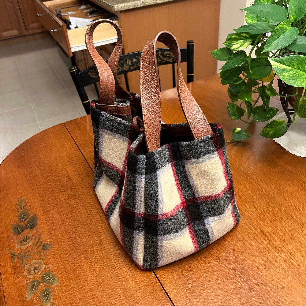 Womans hand bag